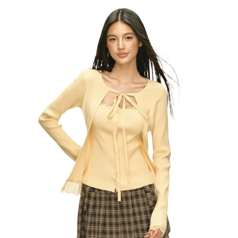 2026 Spring Fashion Niche Design Sense Elegant Temperament Lace Patchwork Stretch Knitted Sweater Fake Two-piece Set for Women
2026 Spring Fashion Niche Design Sense Elegant Temperament Lace Patchwork Stretch Knitted Sweater Fake Two-piece Set for Women