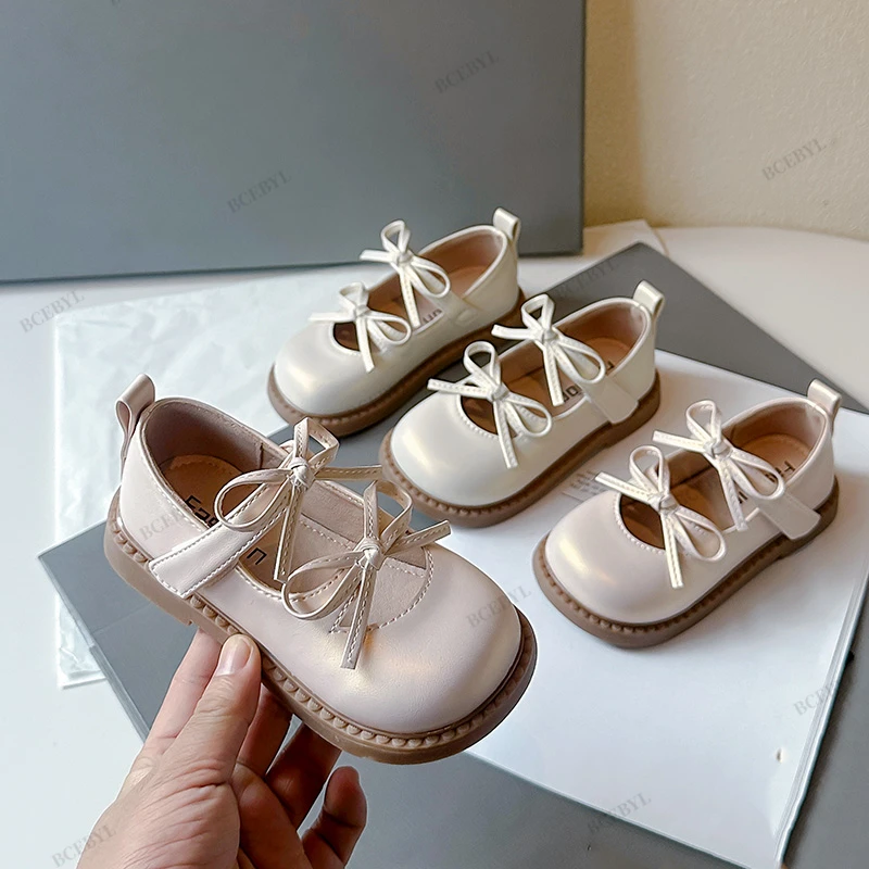 Baby Girls Summer Fashion Kids One-piece Cute Cartoon Dance Beige/Silver Princess Shoe Soft Lightweight Elegant Bow Flat Sandals
Baby Girls Summer Fashion Kids One-piece Cute Cartoon Dance Beige/Silver Princess Shoe Soft Lightweight Elegant Bow Flat Sandals