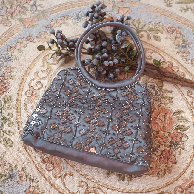 Exquisite Handmade Beaded Vintage Ethnic Sle Handbag Antique Feel Crossbody Bag Nylon Material Embroidery Folk Art Tote Bag
Exquisite Handmade Beaded Vintage Ethnic Sle Handbag Antique Feel Crossbody Bag Nylon Material Embroidery Folk Art Tote Bag