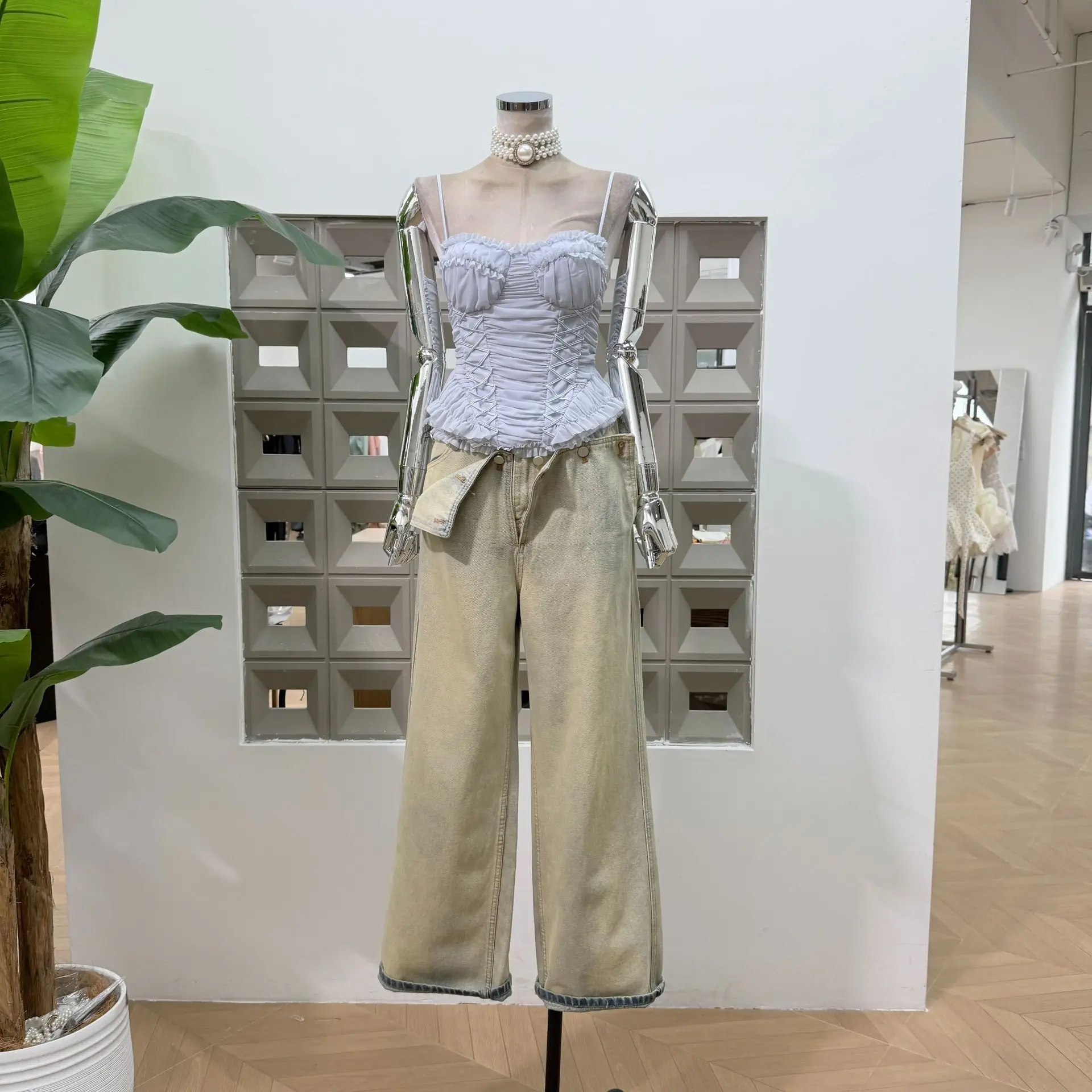 Vintage Sweet Korean Two-piece Set Pleated Chiffon Lace-up Crop Spaghetti Strap Top & Retro Wash Long Pant High Street Clothing
Vintage Sweet Korean Two-piece Set Pleated Chiffon Lace-up Crop Spaghetti Strap Top & Retro Wash Long Pant High Street Clothing
