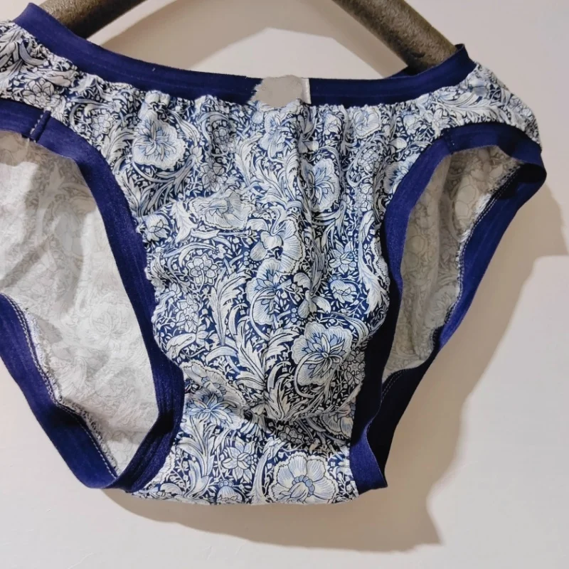 Sexy Men's Cotton Chinese Style Printed Underwear Comfortable Breathable Elastic Trimmed Convex Pouch Briefs BF Private Party
Sexy Men's Cotton Chinese Style Printed Underwear Comfortable Breathable Elastic Trimmed Convex Pouch Briefs BF Private Party