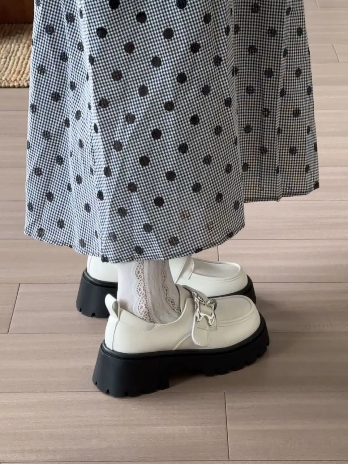 Japanese School Style Women's Off-white Leather Loafers Chunky Heel Heightening Thick Sole Round Toe 2026 Autumn Fashion
Japanese School Style Women's Off-white Leather Loafers Chunky Heel Heightening Thick Sole Round Toe 2026 Autumn Fashion