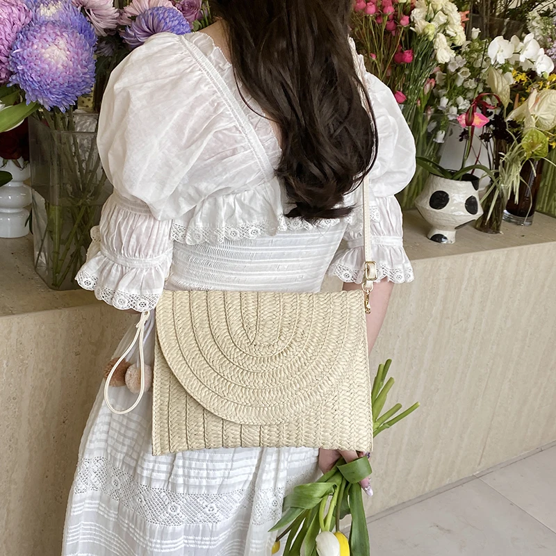 Summer Straw Beach Bag for Women Large Capacity Woven Tote Shoulder Purse Crossbody Handbag with Long Strap Bohemian Fashion New
Summer Straw Beach Bag for Women Large Capacity Woven Tote Shoulder Purse Crossbody Handbag with Long Strap Bohemian Fashion New