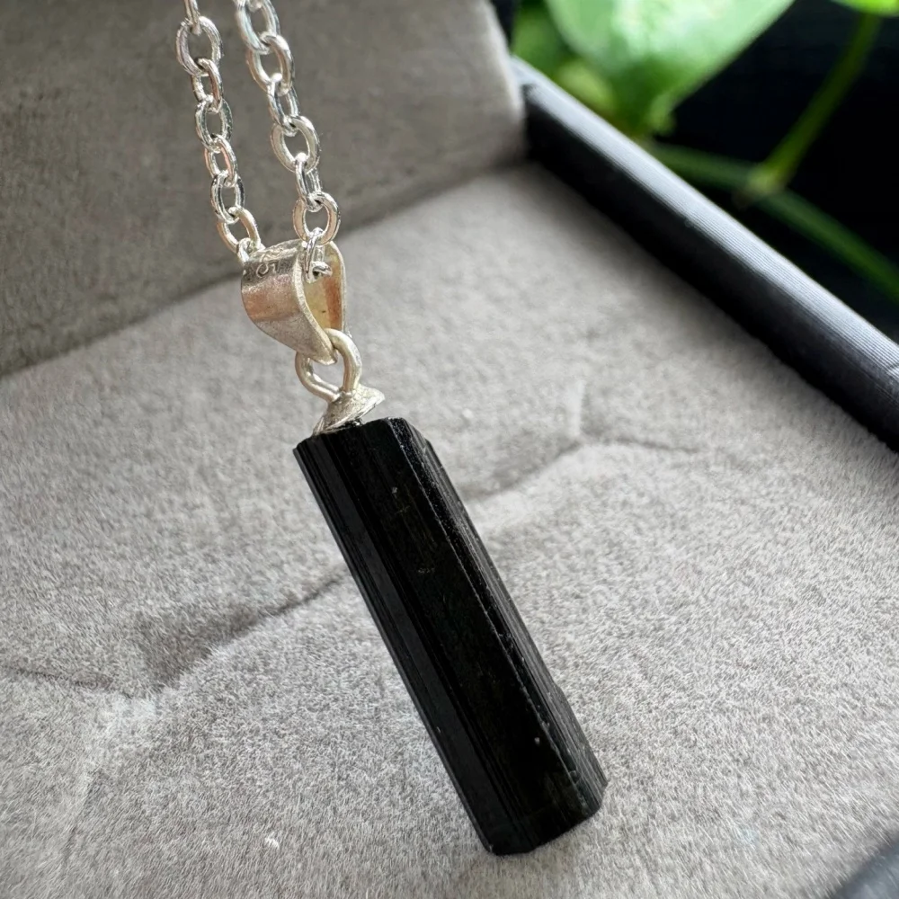 S925 15mm Natural Black Tourmaline Quartz Pendant Healing DIY Necklace Fashion Jewelry Accessories Exquisite Gift 1pcs
S925 15mm Natural Black Tourmaline Quartz Pendant Healing DIY Necklace Fashion Jewelry Accessories Exquisite Gift 1pcs