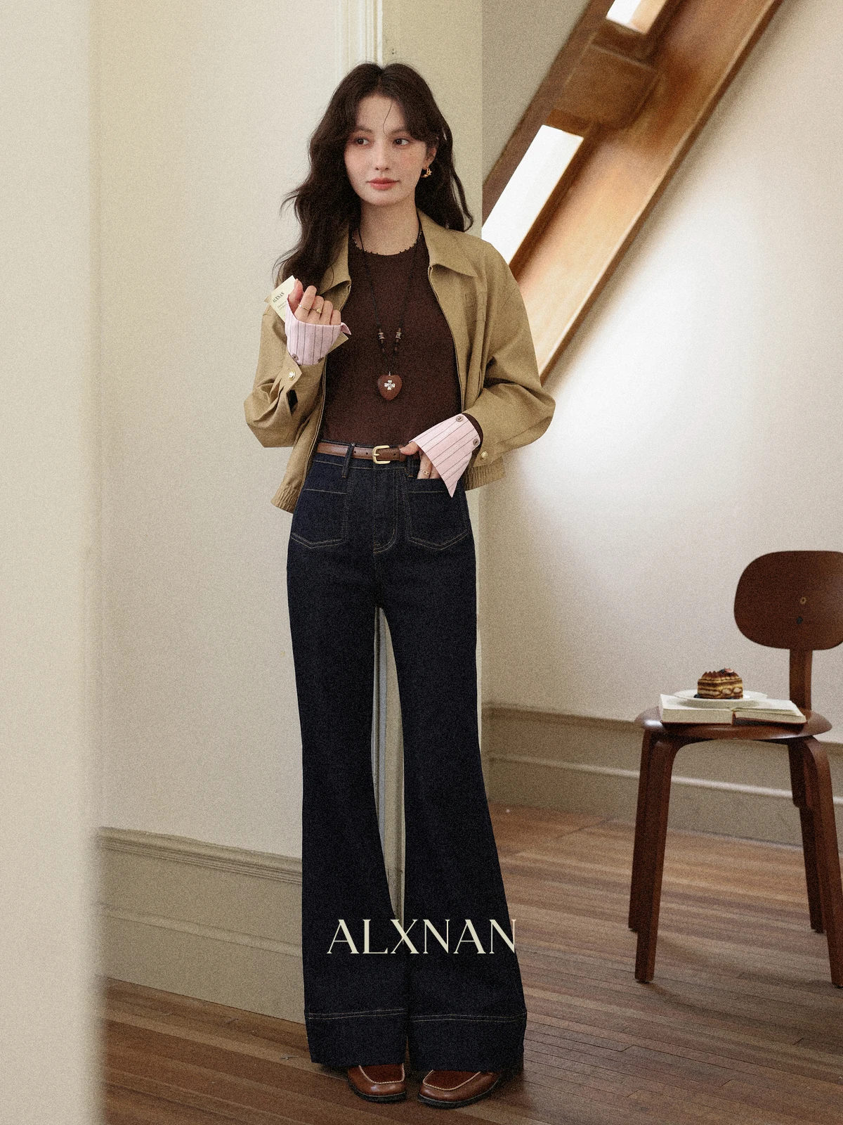 ALXNAN Vintage Blue Flared Jeans Women 2025 Autumn High-waist Wide-leg Cotton Denim Jeans Casual Long Baggy Pants Female L57513
ALXNAN Vintage Blue Flared Jeans Women 2025 Autumn High-waist Wide-leg Cotton Denim Jeans Casual Long Baggy Pants Female L57513