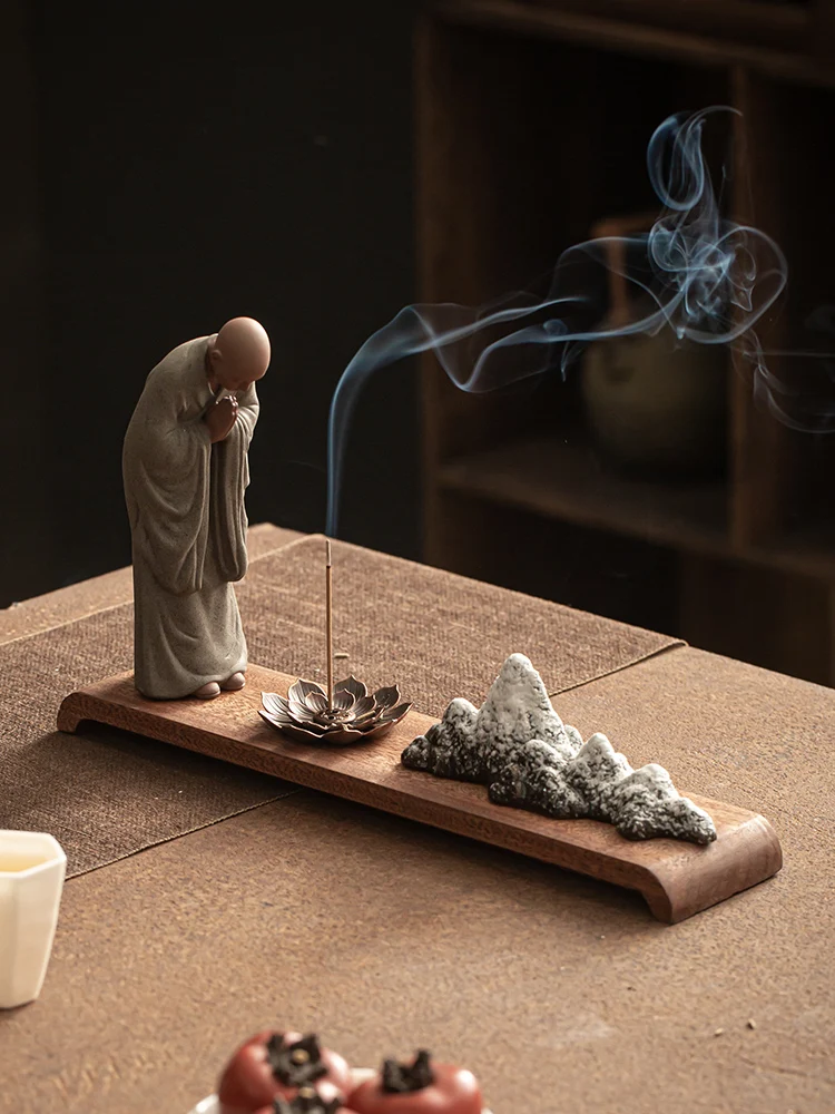 Chinese Zen purple sand little monk decoration home Buddha decorative arts and crafts teahouse tabletop ceramic incense tea pet 
Chinese Zen purple sand little monk decoration home Buddha decorative arts and crafts teahouse tabletop ceramic incense tea pet