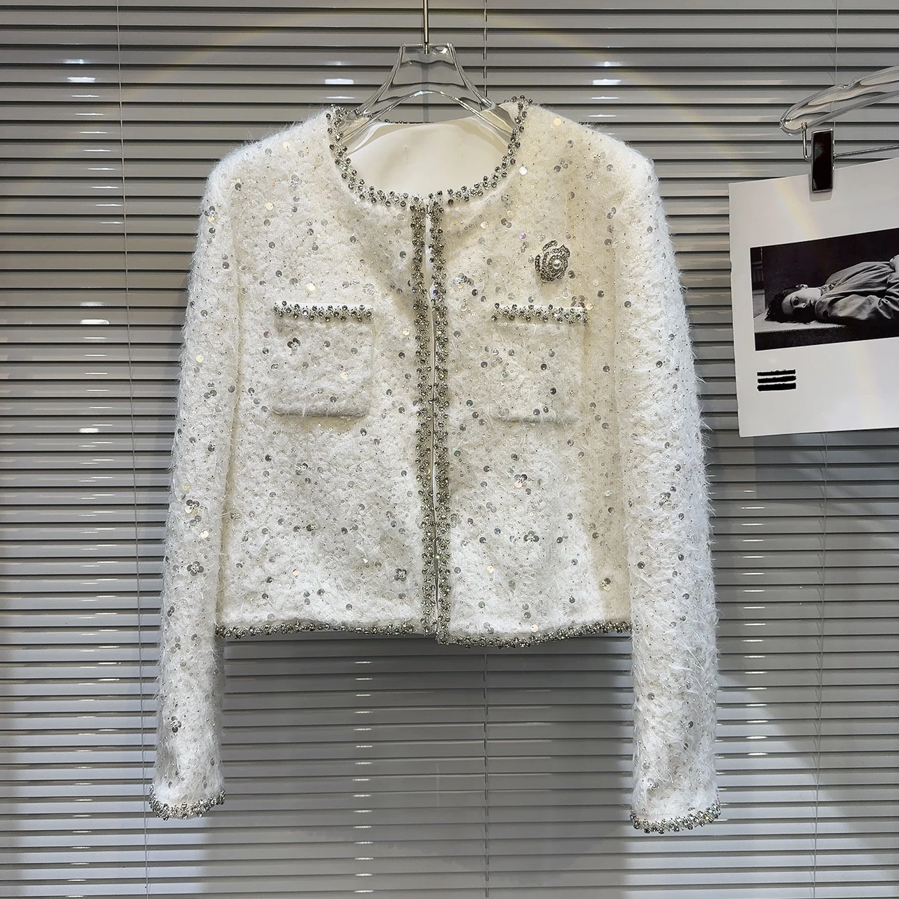 Winter New Fragrant High Setting Rhinestone Pin Sequin Thick Tweed Cotton Short Coat Women's White Black Jacket
Winter New Fragrant High Setting Rhinestone Pin Sequin Thick Tweed Cotton Short Coat Women's White Black Jacket