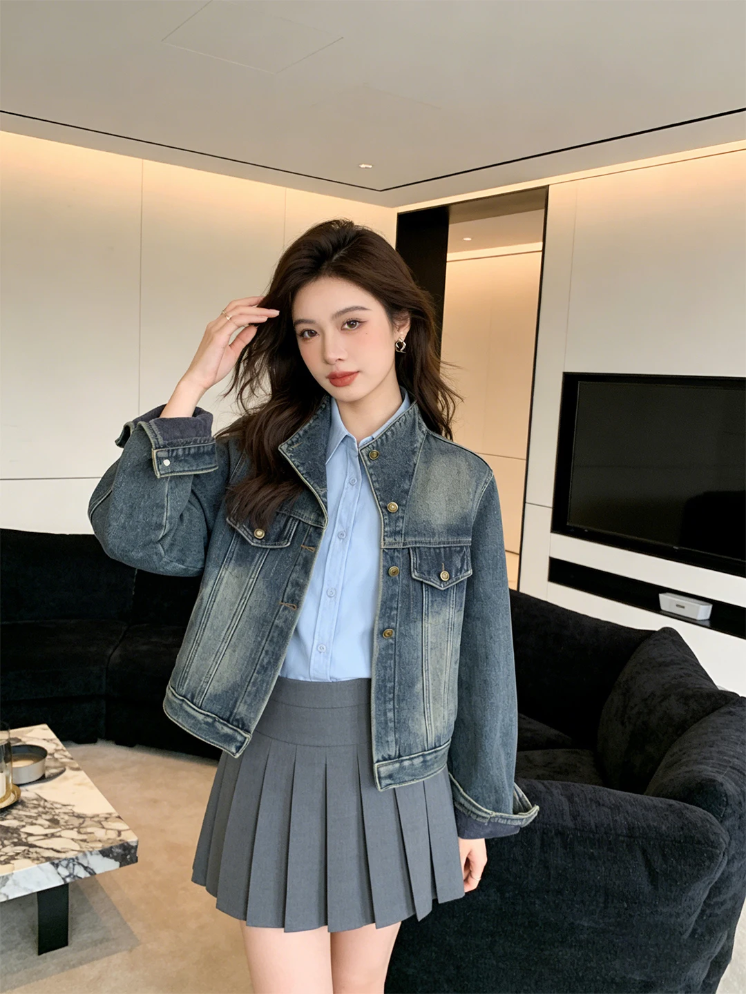 Корейская утепленная джинсовая куртка с воротником-стойкой для женщин, ретро-стиль, приталенная, теплая, байкерская куртка-топ, женское пальто
Корейская утепленная джинсовая куртка с воротником-стойкой для женщин, ретро-стиль, приталенная, теплая, байкерская куртка-топ, женское пальто