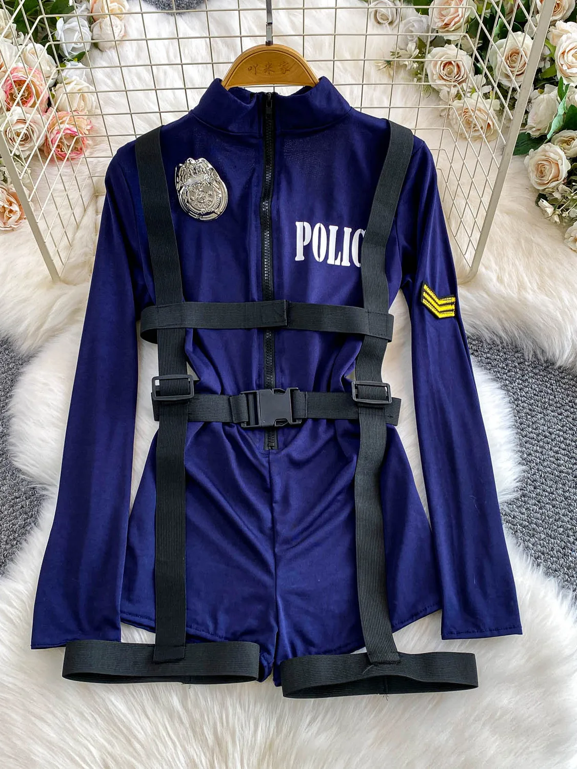 Модный спортивный комбинезон, женские осенние дизайнерские брюки с высоким воротником и пуговицами на талии и волнистыми плечами для похудения
Модный спортивный комбинезон, женские осенние дизайнерские брюки с высоким воротником и пуговицами на талии и волнистыми плечами для похудения