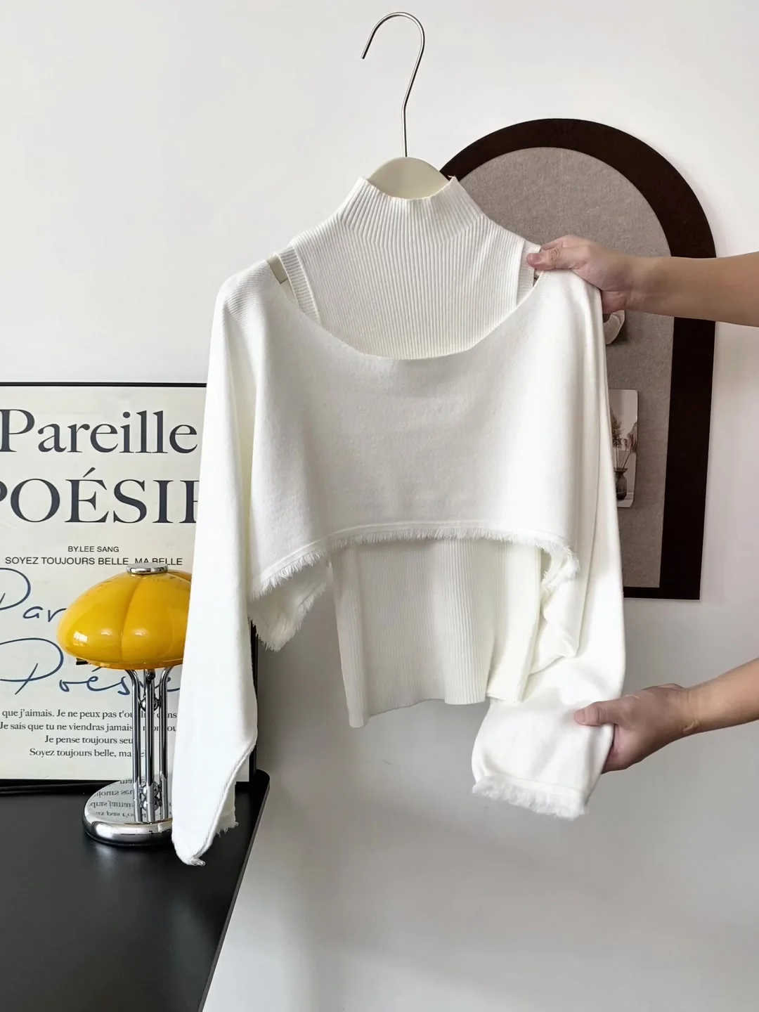 Retro Korean Sle Long Sve Knitted Top High Collar Vest Sweater Two Piece Set for Women Commute Sle Slim Fit Autumn Wear
Retro Korean Sle Long Sve Knitted Top High Collar Vest Sweater Two Piece Set for Women Commute Sle Slim Fit Autumn Wear