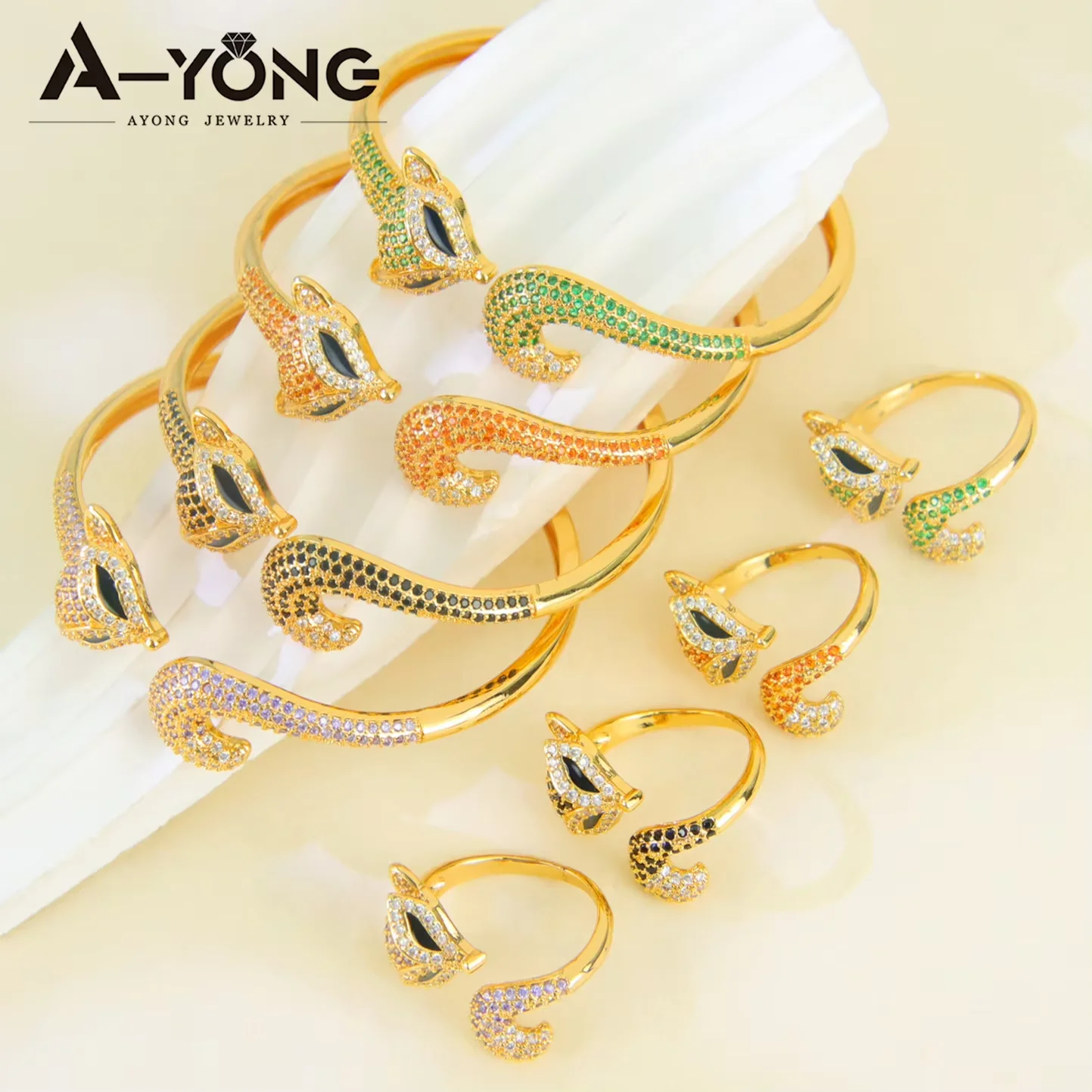 Gorgeous Dubai Jewelry Bangles Rings Set 21k Gold Plated Brazilian Zirconia Foxes Bangles Moroccan Women Vintage Party Jewelrys
Gorgeous Dubai Jewelry Bangles Rings Set 21k Gold Plated Brazilian Zirconia Foxes Bangles Moroccan Women Vintage Party Jewelrys
