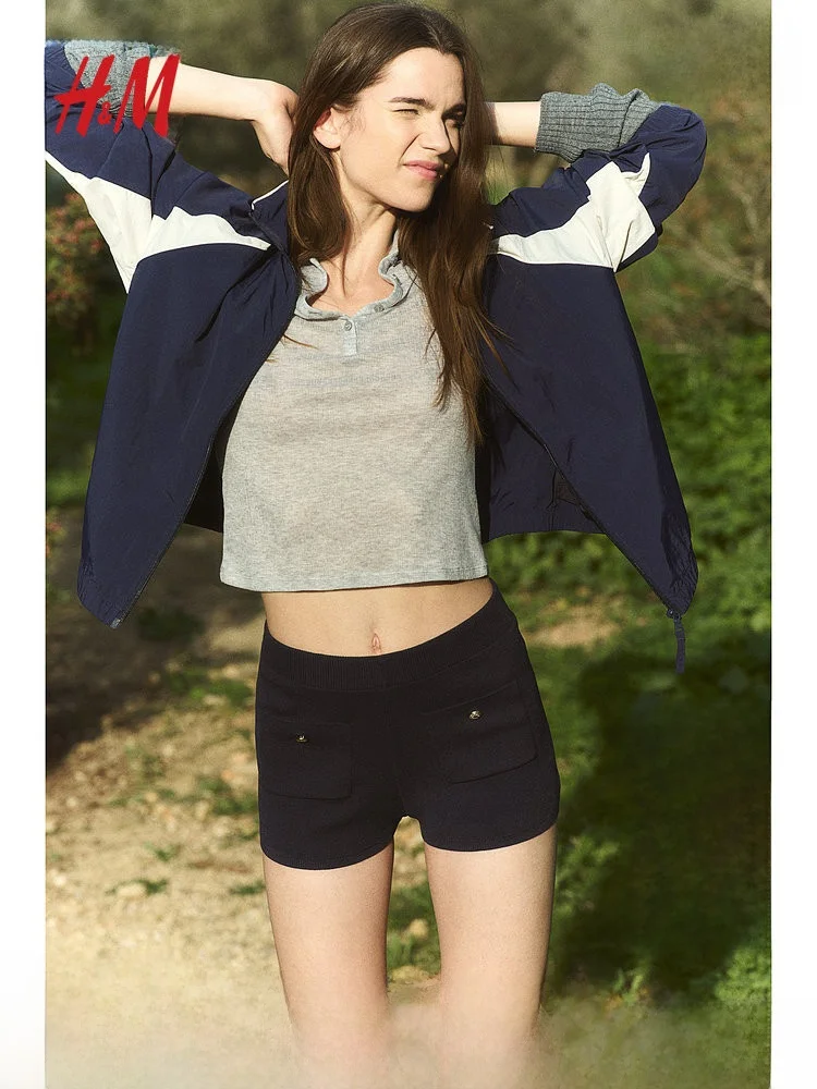 Faionable Fine Knitted orts for Women High Waist Slim Fit Casual Pants by H&M Spring 2025 Polyester And Spandex
Faionable Fine Knitted orts for Women High Waist Slim Fit Casual Pants by H&M Spring 2025 Polyester And Spandex