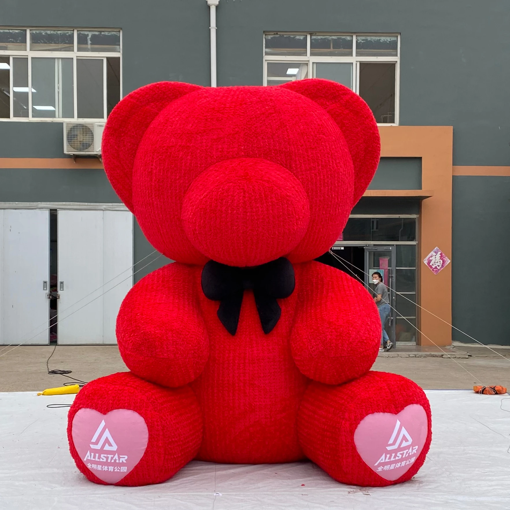 Valentine's Day 4m plush blown teddy bear model custom inflatable cartoon character giant inflatable cartoon bear mascot
Valentine's Day 4m plush blown teddy bear model custom inflatable cartoon character giant inflatable cartoon bear mascot