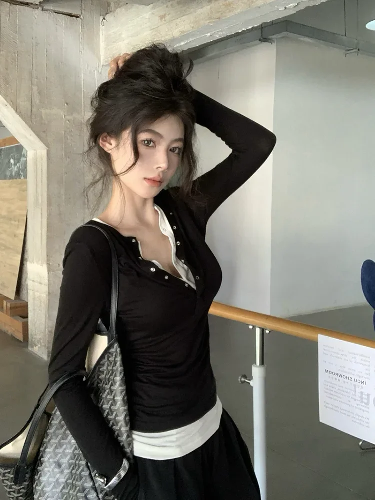 Korean Series Design Fake Two Pieces Long Sleeves Shirt Women Autumn 2024 New Elegant All-Match Slim Fit Slimming Base Top Q33
Korean Series Design Fake Two Pieces Long Sleeves Shirt Women Autumn 2024 New Elegant All-Match Slim Fit Slimming Base Top Q33
