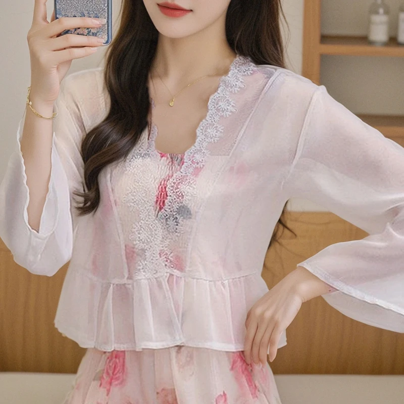 2025 Summer Long Sleeve Sunscreen Shirt Fashion Women Shirt White Chiffon Shawl Shirt Blouse Women Tops Camisas De Mujer N564
2025 Summer Long Sleeve Sunscreen Shirt Fashion Women Shirt White Chiffon Shawl Shirt Blouse Women Tops Camisas De Mujer N564