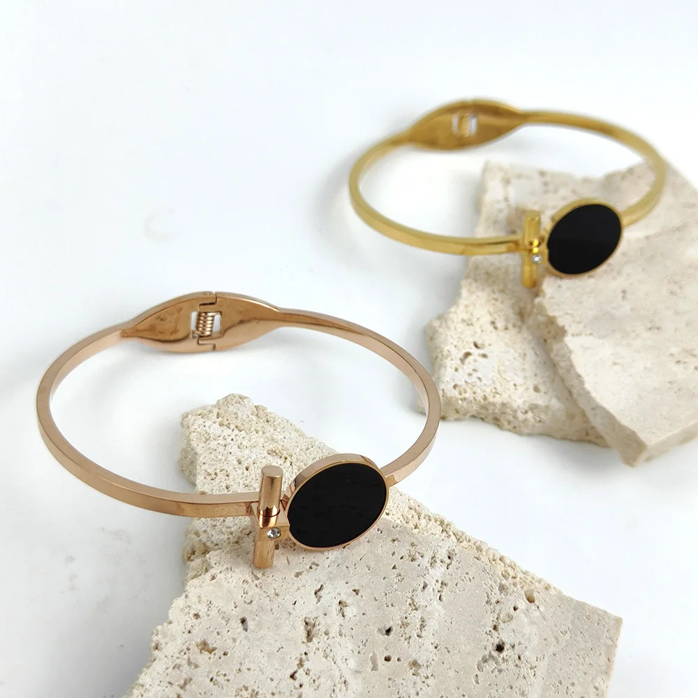 Frosty black disc design stainless steel 18K women's thin bracelet, dress yourself as you like
Frosty black disc design stainless steel 18K women's thin bracelet, dress yourself as you like
