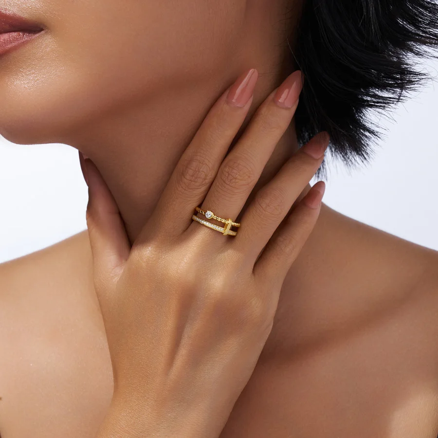 JIUZUAN Double Band Twisted Rope Moissanite Ring S925 Silver 18K Gold Plated Brushed Finish Fashion Daily Adjustable Ring
JIUZUAN Double Band Twisted Rope Moissanite Ring S925 Silver 18K Gold Plated Brushed Finish Fashion Daily Adjustable Ring