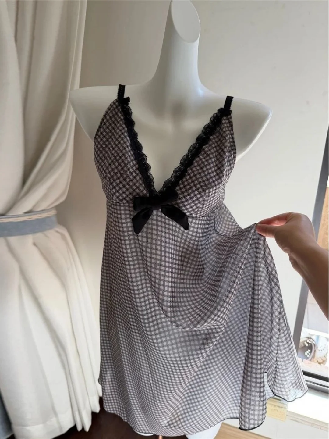 plus Size Summer Plaid Strap Dress Large Sleepwear 300 Pounds Mid-Length Loose Sexy Sleeveless Nightgown V-neck Home Clothes
plus Size Summer Plaid Strap Dress Large Sleepwear 300 Pounds Mid-Length Loose Sexy Sleeveless Nightgown V-neck Home Clothes