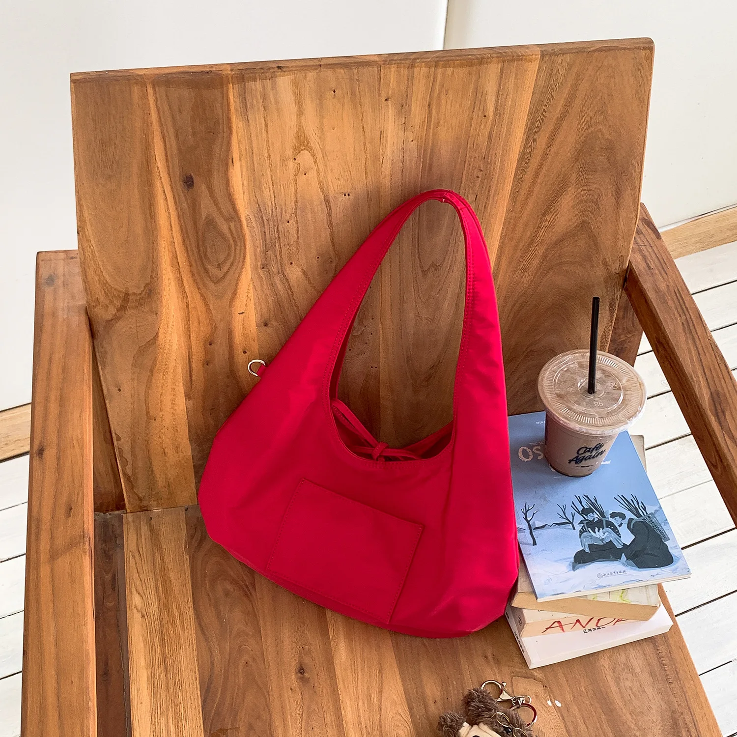Korean Style Casual Nylon Shoulder Bag Women Portable Simple Fashion Solid Color Bandage Design Handbags 2026 New Chic Tote Bags
Korean Style Casual Nylon Shoulder Bag Women Portable Simple Fashion Solid Color Bandage Design Handbags 2026 New Chic Tote Bags
