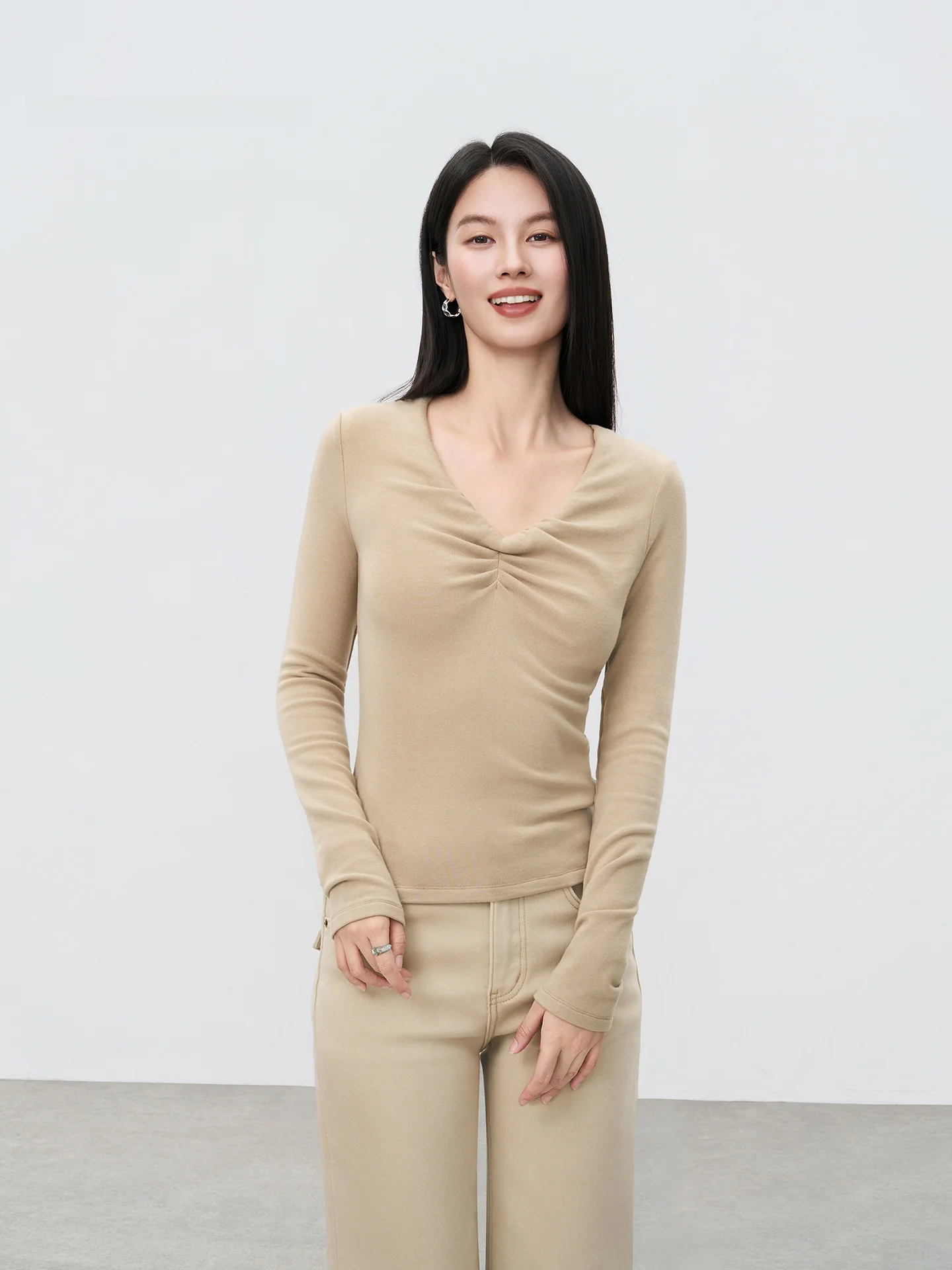 Повседневная длинная футболка-поло женская облегающая, базовый слой, с V-образным вырезом, пуловер, удобная универсальная нижняя одежда от Li Ynuo MPBY
Повседневная длинная футболка-поло женская облегающая, базовый слой, с V-образным вырезом, пуловер, удобная универсальная нижняя одежда от Li Ynuo MPBY