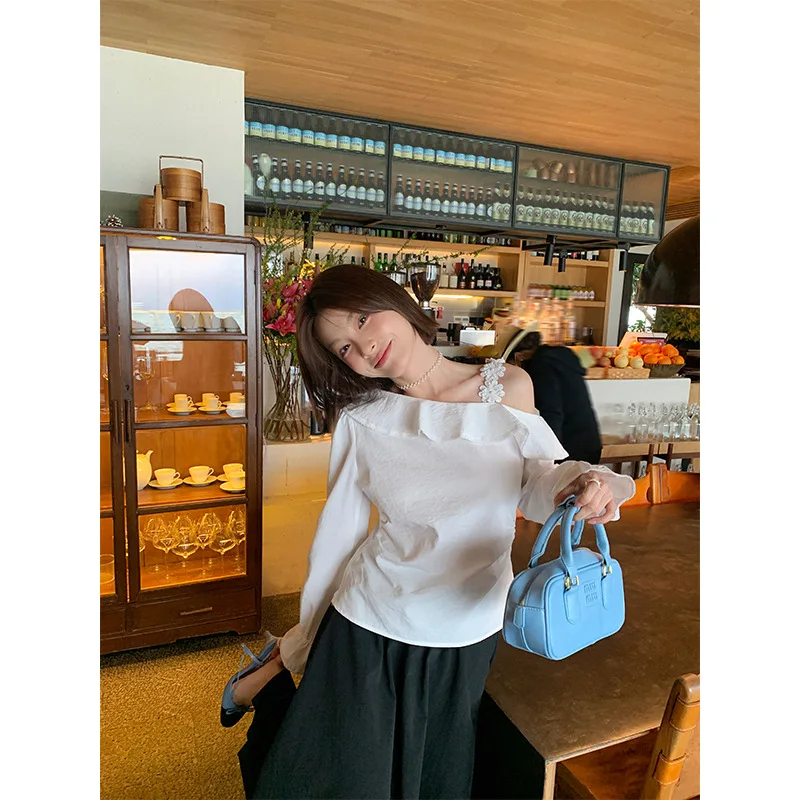 2025 Spring French Romantic Handmade Three-dimensional Flower Slant Shoulder Lotus Leaf Edge Waist Long Sleeve Shirt Women
2025 Spring French Romantic Handmade Three-dimensional Flower Slant Shoulder Lotus Leaf Edge Waist Long Sleeve Shirt Women