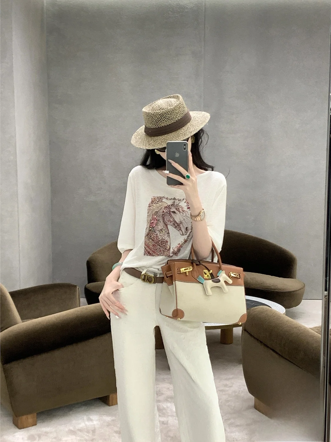 Summer Thin round Neck Long Sleeve Loose T-Shirt Women's Luxury Embroidery Casual Fashion Comfortable Fit Ladies Top
Summer Thin round Neck Long Sleeve Loose T-Shirt Women's Luxury Embroidery Casual Fashion Comfortable Fit Ladies Top