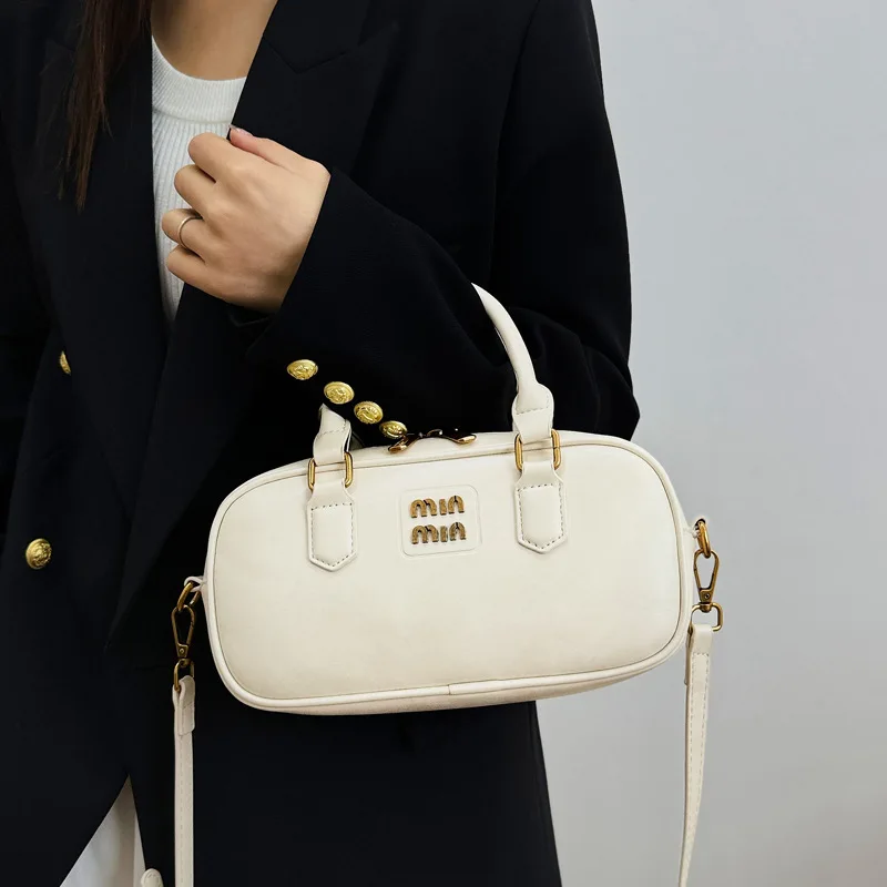 2025 Spring PU Bowling Bag Women Fashion Shoulder Tote Pillow Purse Vintage Stitching Adjustable Strap Lightweight Designer
2025 Spring PU Bowling Bag Women Fashion Shoulder Tote Pillow Purse Vintage Stitching Adjustable Strap Lightweight Designer