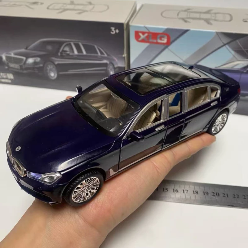 1:24 BMW 760 High Simulation Diecast Metal Alloy Model car Sound Light Pull Back Collection Kids Toy Gifts
1:24 BMW 760 High Simulation Diecast Metal Alloy Model car Sound Light Pull Back Collection Kids Toy Gifts