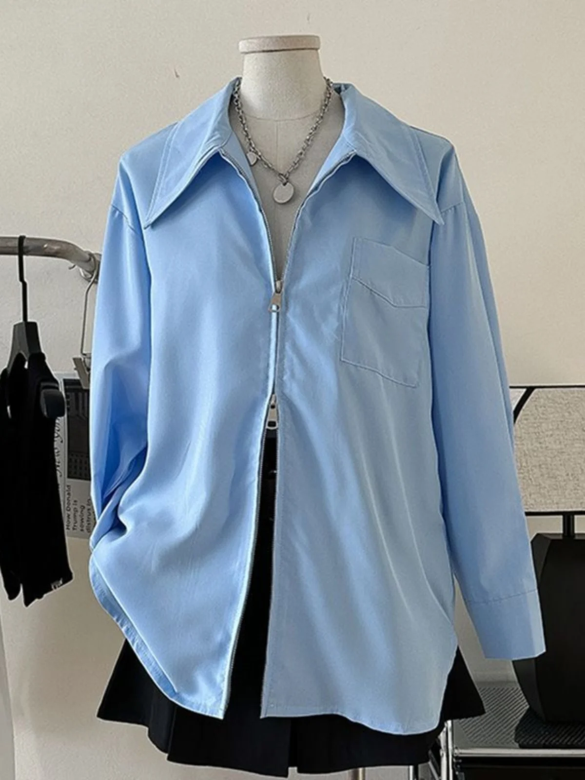 Spring Autumn Loose Fit Double Zipper Long Sleeve White Shirt Women's Elegant Outerwear Design High-End Feelings Collar
Spring Autumn Loose Fit Double Zipper Long Sleeve White Shirt Women's Elegant Outerwear Design High-End Feelings Collar
