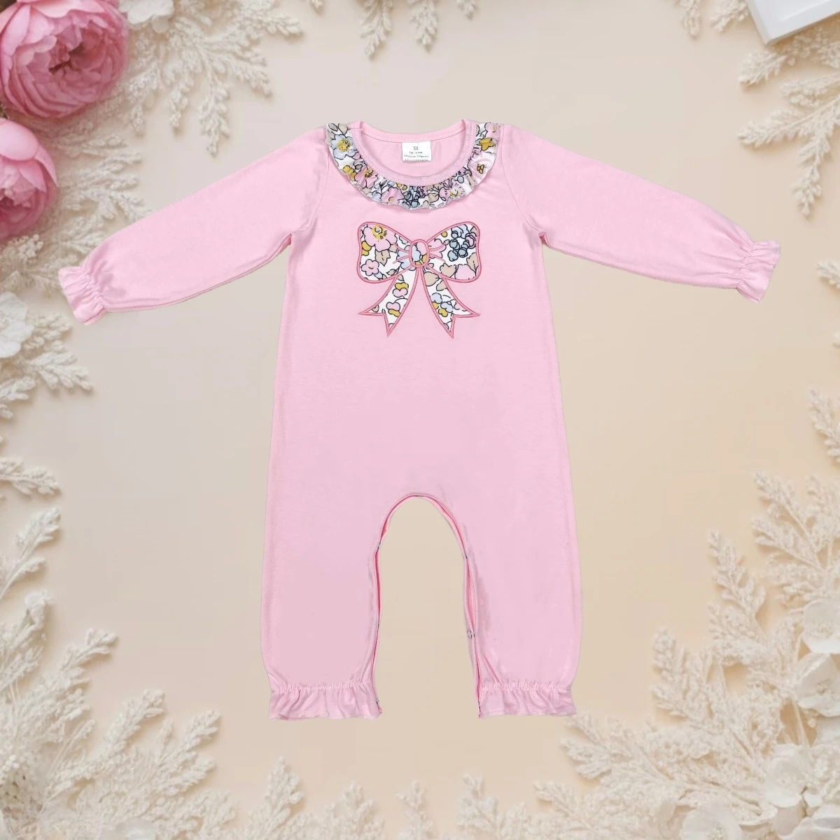 Одежда для маленьких девочек, товары для новорожденных, детские комбинезоны с розовыми цветами и бантом, боди для малышей, цельный детский комбинезон
Одежда для маленьких девочек, товары для новорожденных, детские комбинезоны с розовыми цветами и бантом, боди для малышей, цельный детский комбинезон