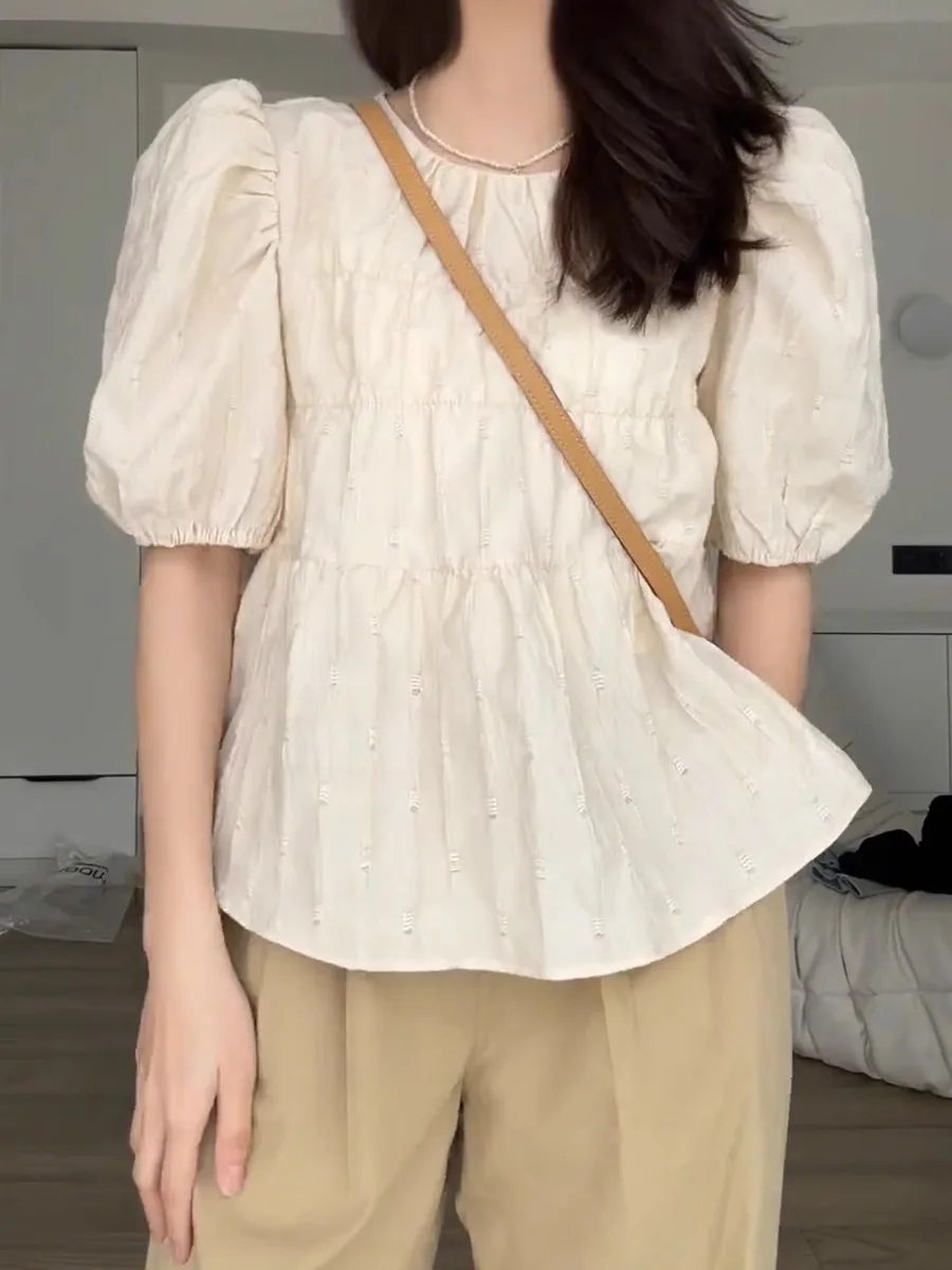 Casual Loose Women's Short Sleeve Shirt round Neck Design Sensation Pleated Summer Korean Style New Fashion Versatile Atmosphere
Casual Loose Women's Short Sleeve Shirt round Neck Design Sensation Pleated Summer Korean Style New Fashion Versatile Atmosphere