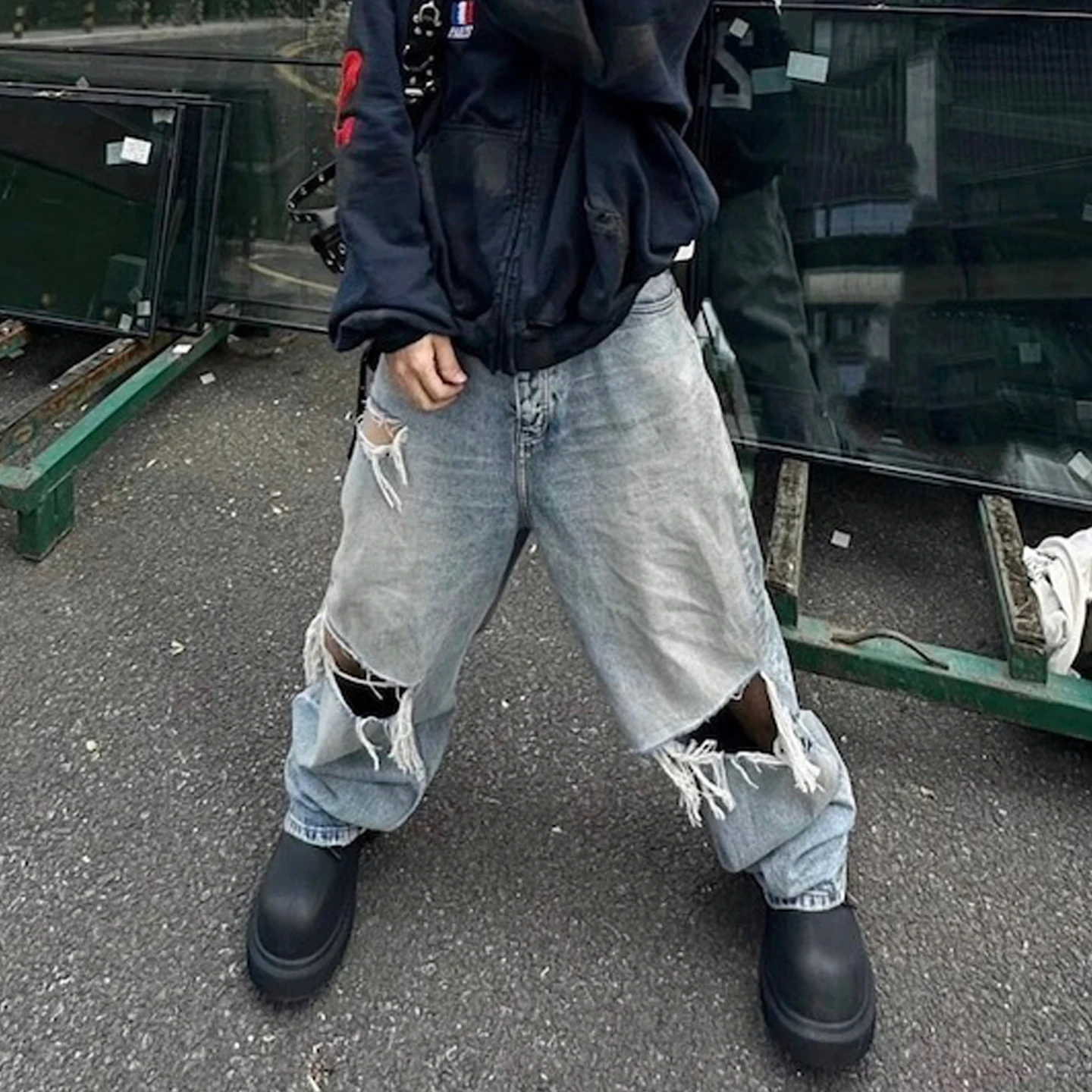 American High Street Paris Style Men's Trendy Large Destruction Jeans Knee Slashed Washed Fringed Loose Straight Casual Jeans
American High Street Paris Style Men's Trendy Large Destruction Jeans Knee Slashed Washed Fringed Loose Straight Casual Jeans