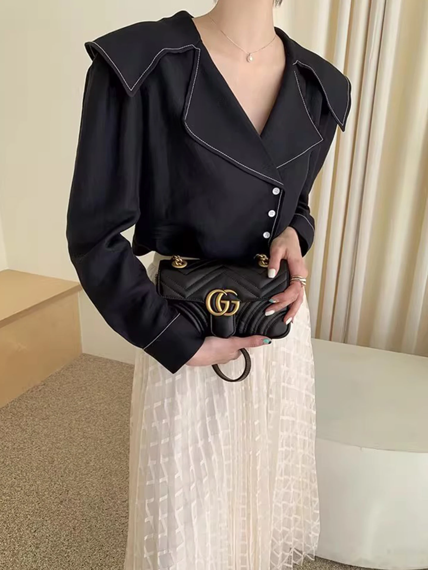 Женская блузка Liangliang Home в стиле ретро, простая, с большим воротником, длинными рукавами, на одной пуговице, однотонная, весенняя новинка
Женская блузка Liangliang Home в стиле ретро, простая, с большим воротником, длинными рукавами, на одной пуговице, однотонная, весенняя новинка