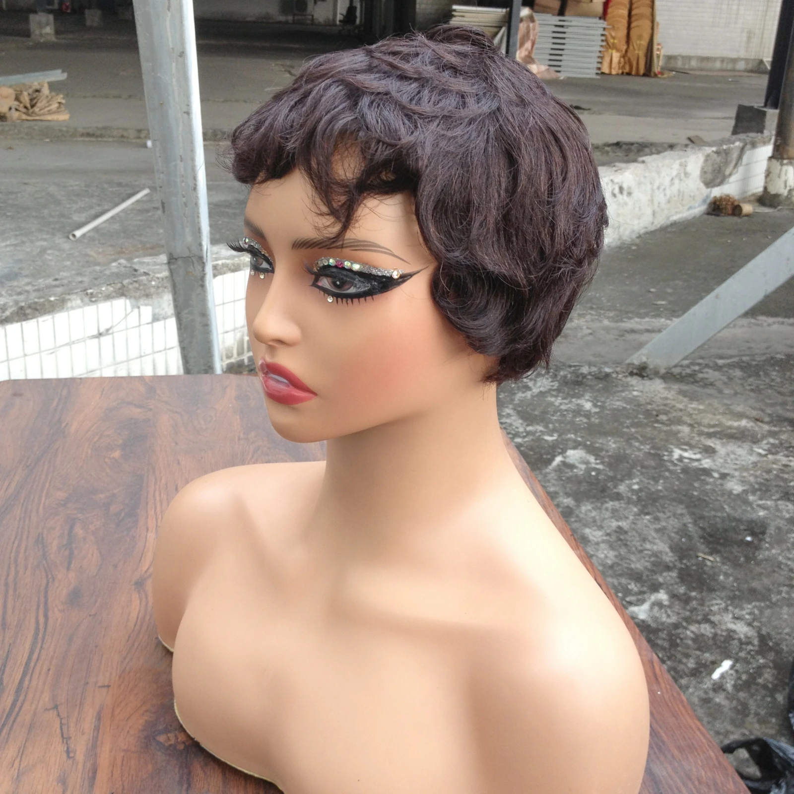 Короткие парики с стрижкой пикси, 150% плотность, парики из натуральных волос, полностью машинное производство, 100% бразильский парик из волос Remy Fumi, парики боб для чернокожих женщин
Короткие парики с стрижкой пикси, 150% плотность, парики из натуральных волос, полностью машинное производство, 100% бразильский парик из волос Remy Fumi, парики боб для чернокожих женщин