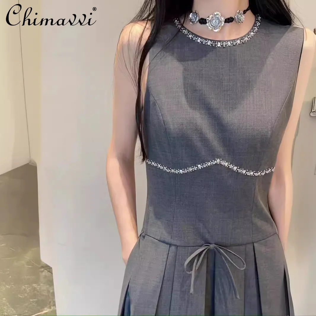 French Elegant Heavy Industry Diamond Bead Round Collar Sleeveless High Waist Lace-up Bow A-line Slim Pleated Long Dress Women
French Elegant Heavy Industry Diamond Bead Round Collar Sleeveless High Waist Lace-up Bow A-line Slim Pleated Long Dress Women