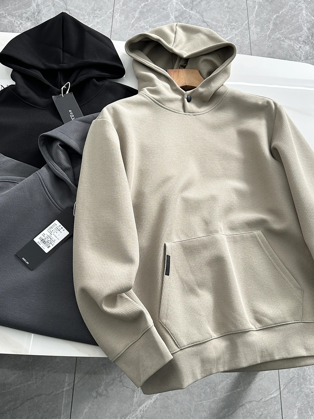 High-ammage Knitted Fabric Hoodie Men's Spor Casual Sle Long Sve Windproof Polyester Cotton Blend Hooded Sweatirt
High-ammage Knitted Fabric Hoodie Men's Spor Casual Sle Long Sve Windproof Polyester Cotton Blend Hooded Sweatirt