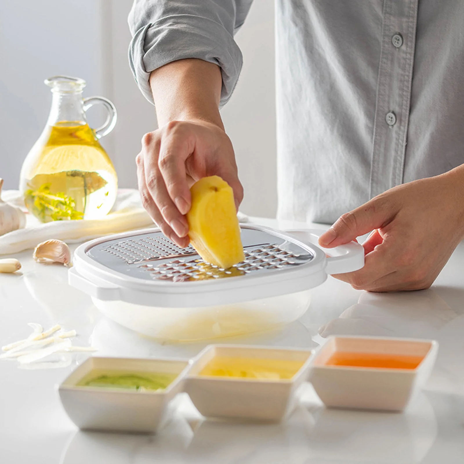 Versatile Stainless Steel Grater for Cheese Vegetables Kitchen Supplies Efficient Anti-Slip ABS Material
Versatile Stainless Steel Grater for Cheese Vegetables Kitchen Supplies Efficient Anti-Slip ABS Material