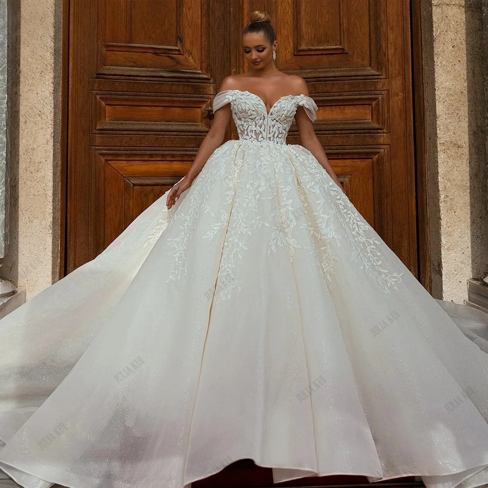 Vintage Off Shoulder Short Sleeves Sweetheart Ball Gown Wedding Dress With Beading Pearls Appliques Lace Bridal Gowns
Vintage Off Shoulder Short Sleeves Sweetheart Ball Gown Wedding Dress With Beading Pearls Appliques Lace Bridal Gowns