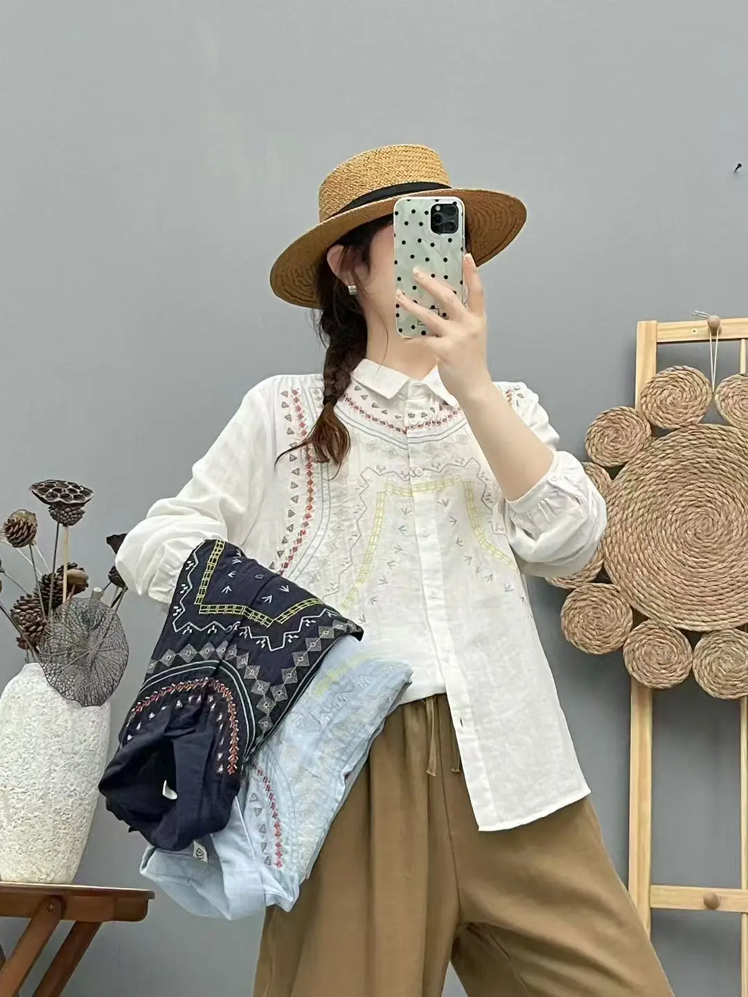 Japanese Ethnic Style 100% Cotton Yarn Soft White Navy Embroidered Shirts Women Long Sleeve Blouses Autumn Winter Clothes
Japanese Ethnic Style 100% Cotton Yarn Soft White Navy Embroidered Shirts Women Long Sleeve Blouses Autumn Winter Clothes