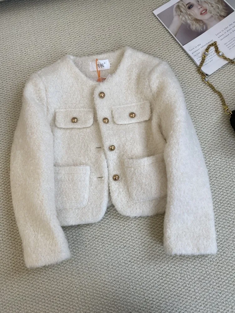 New White lambhair coat, fashionable circle plush short top
New White lambhair coat, fashionable circle plush short top