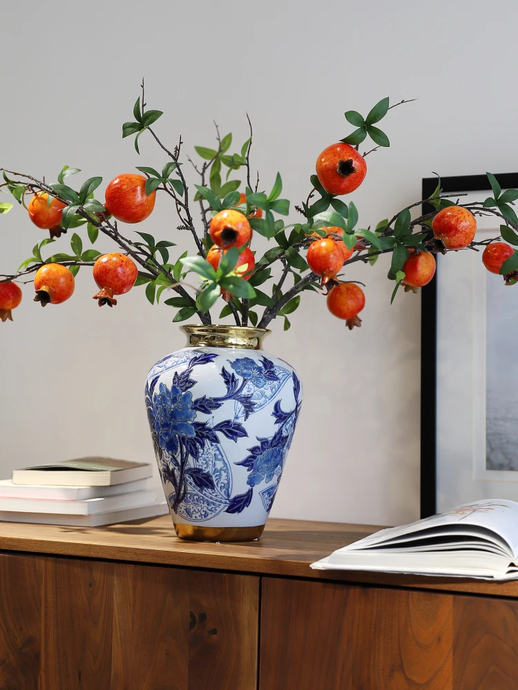 Высококачественная расписная вручную сине-белая фарфоровая ваза с пионами для гостиной, прихожей, обеденного стола, декоративные украшения, подарки
Высококачественная расписная вручную сине-белая фарфоровая ваза с пионами для гостиной, прихожей, обеденного стола, декоративные украшения, подарки