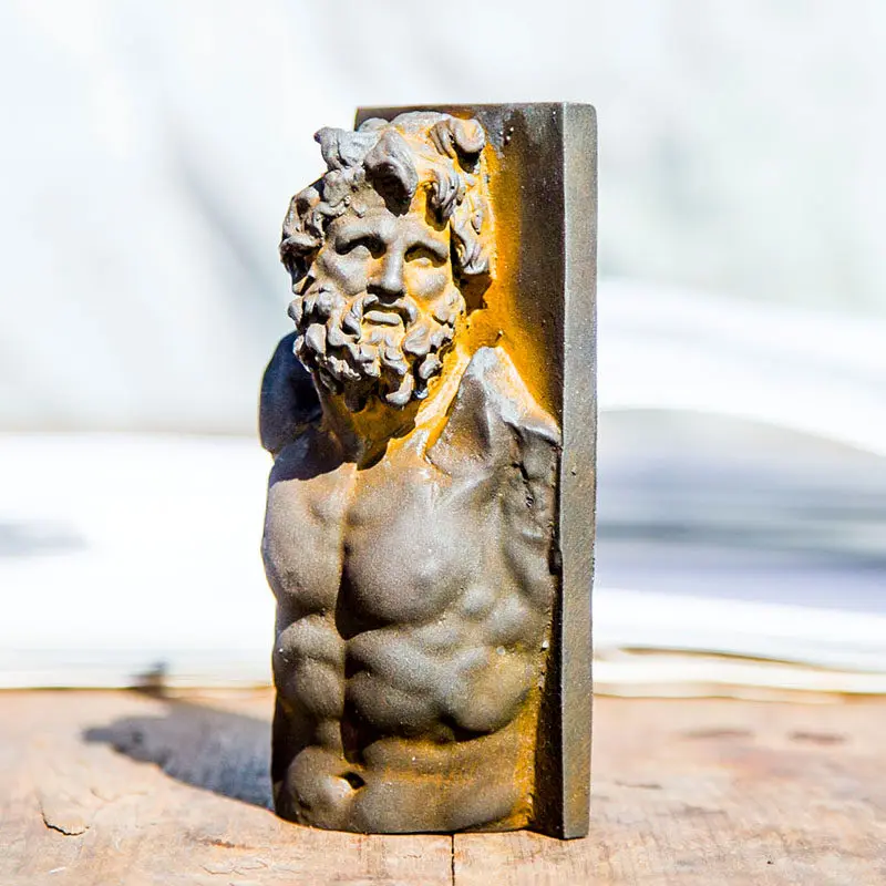 European Ancient Roman Revival Sculpture Giant Criotos Half-body Decorative Art Piece Home Decoration Item Resin with Iron
European Ancient Roman Revival Sculpture Giant Criotos Half-body Decorative Art Piece Home Decoration Item Resin with Iron