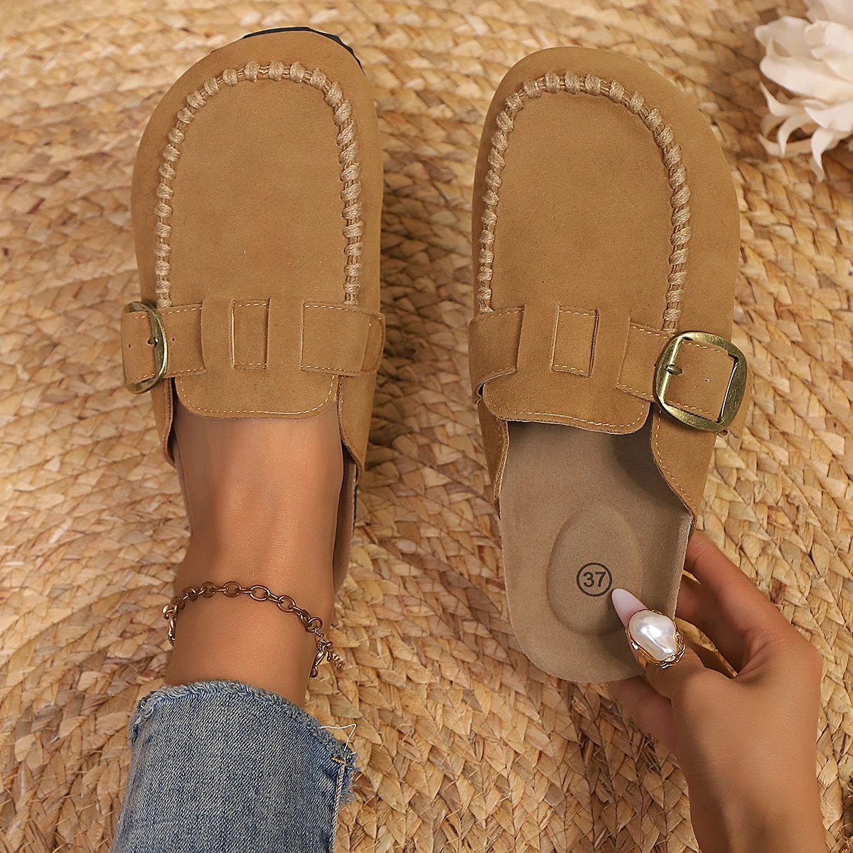 Новинка 2023 года, женские тапочки, повседневные тапочки с закрытым носком, летние уличные сандалии для пар, удобная нескользящая обувь, домашние шлепанцы, женские
Новинка 2023 года, женские тапочки, повседневные тапочки с закрытым носком, летние уличные сандалии для пар, удобная нескользящая обувь, домашние шлепанцы, женские