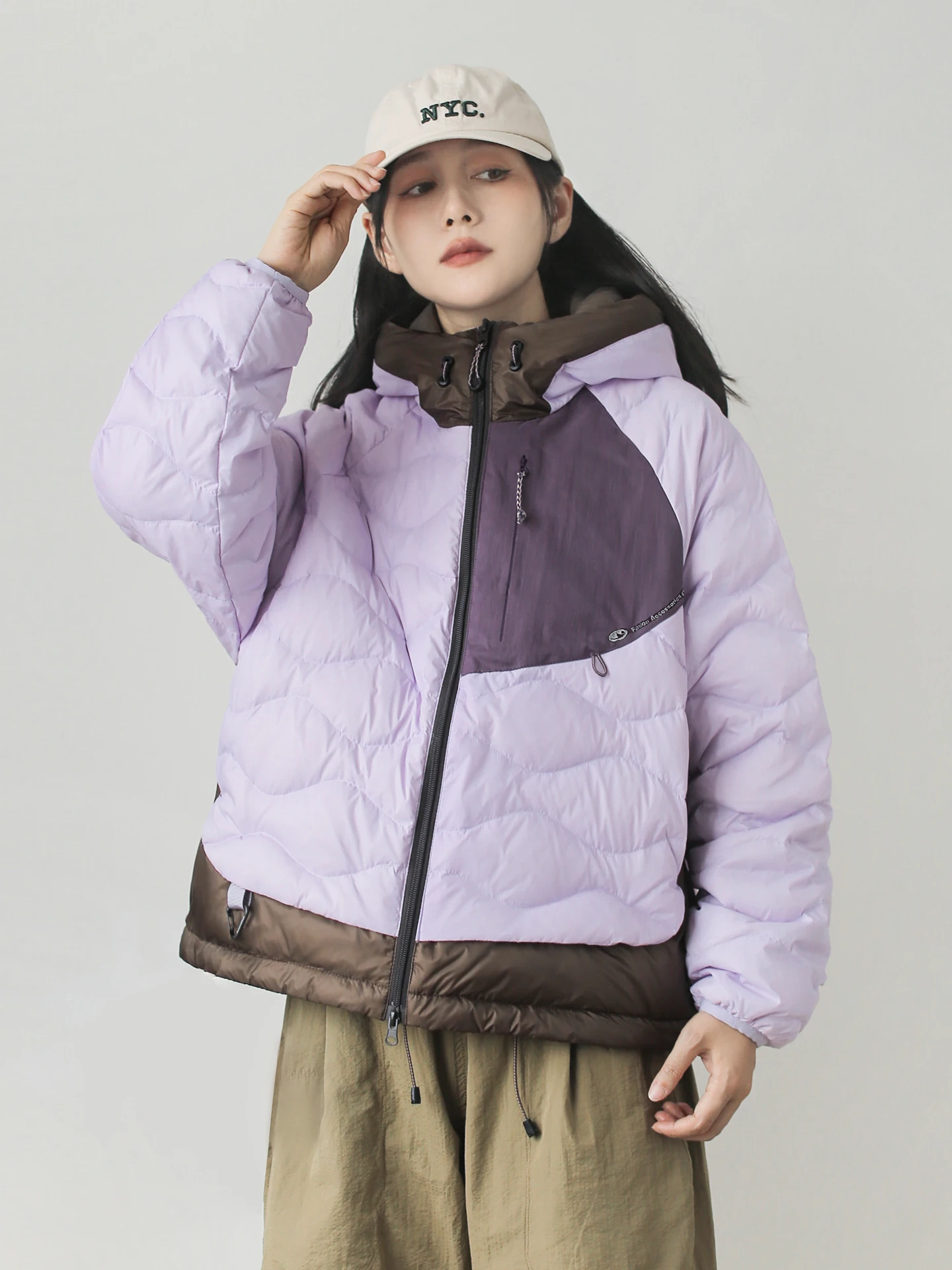 Women's Outdoor Sports Sle down Jaet Hooded Du down Lightweight Splicing Color Contrast Warm Winter Coat Zipper Closure
Women's Outdoor Sports Sle down Jaet Hooded Du down Lightweight Splicing Color Contrast Warm Winter Coat Zipper Closure