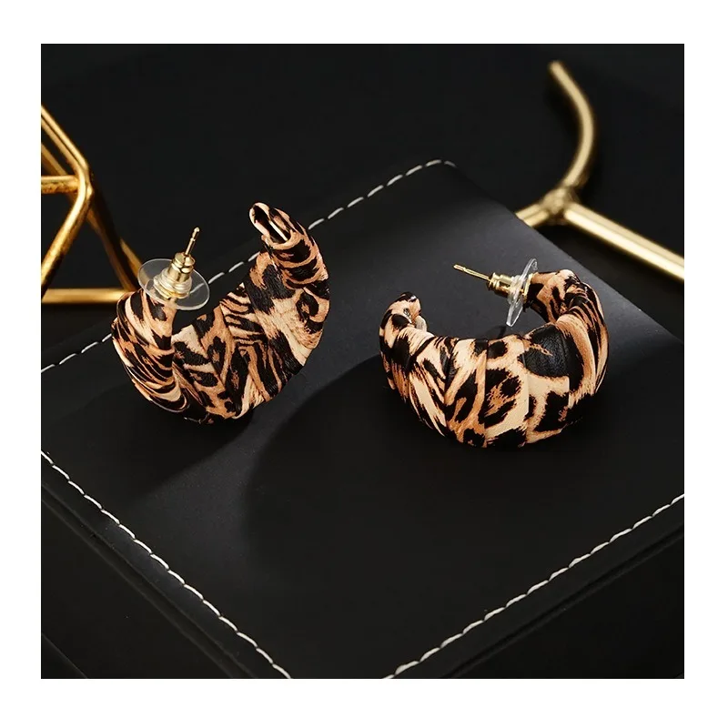 Needle-wrapped Leopard Print Faux Leather Earrings Fashion Trend Trendy Spice Girl Style Exaggerated Earrings
Needle-wrapped Leopard Print Faux Leather Earrings Fashion Trend Trendy Spice Girl Style Exaggerated Earrings