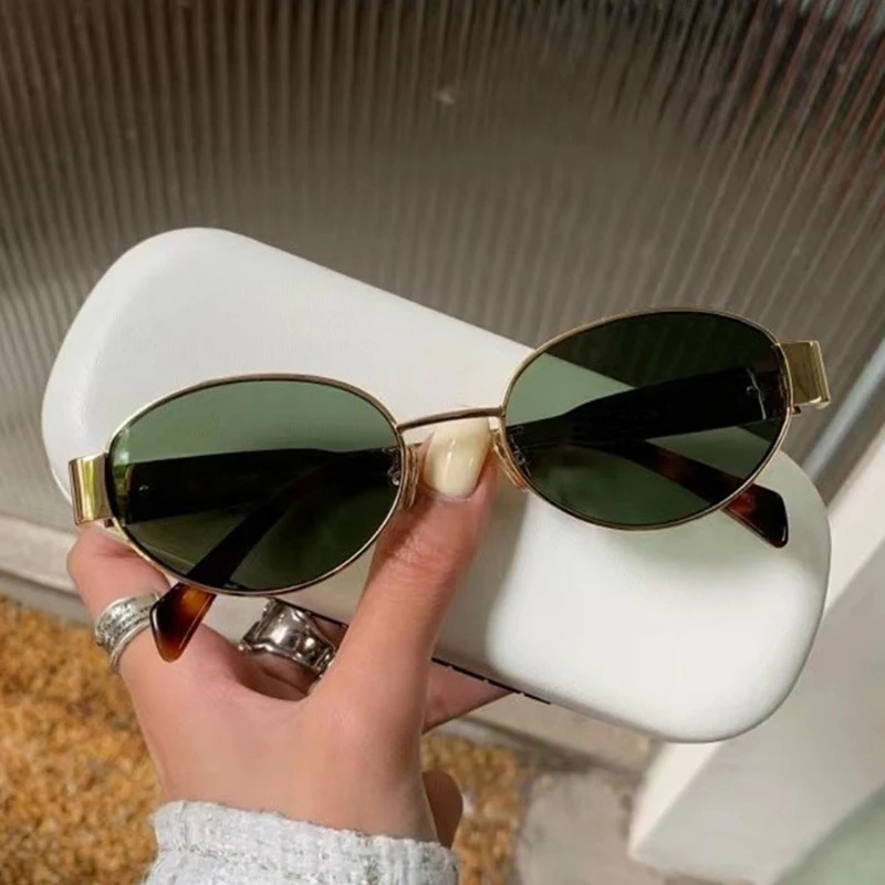 Retro Oval Metal Frame Sunglasses for Women Men 2024 Luxury Sun Glasses Ladies Classic Vintage UV400 Shades Lens Unisex Sunglass
Retro Oval Metal Frame Sunglasses for Women Men 2024 Luxury Sun Glasses Ladies Classic Vintage UV400 Shades Lens Unisex Sunglass
