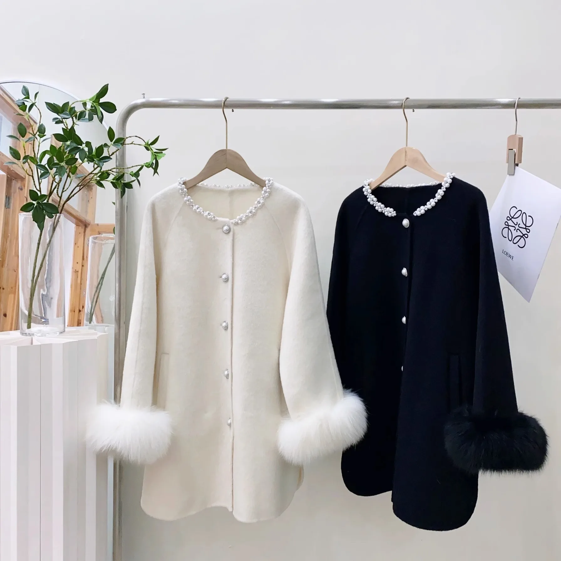 O-Neck Latest Fashion Women Winter Long Coat Ladies Fur Coats Cashmere Coat With Fox Fur
O-Neck Latest Fashion Women Winter Long Coat Ladies Fur Coats Cashmere Coat With Fox Fur