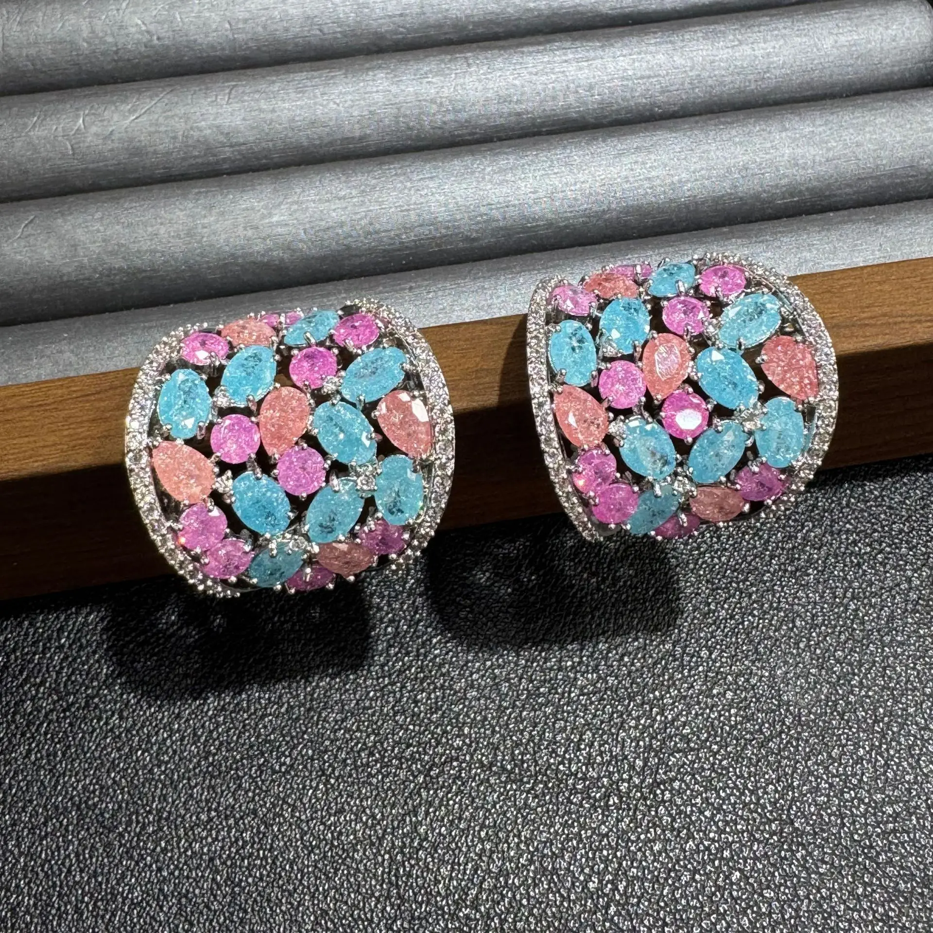 fashion cubic zirconia earrings for women cute jewelry silver color white blue pink earrings female gift
fashion cubic zirconia earrings for women cute jewelry silver color white blue pink earrings female gift