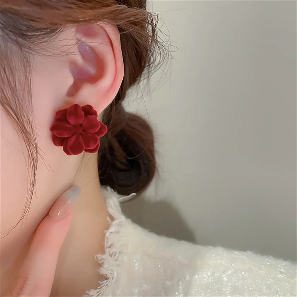 Vintage Wine Red Velvet Rose Flower Stud Earrings for Women - Autumn Winter Elegant Jewelry with Artificial Flowers, Faux Flower
Vintage Wine Red Velvet Rose Flower Stud Earrings for Women - Autumn Winter Elegant Jewelry with Artificial Flowers, Faux Flower