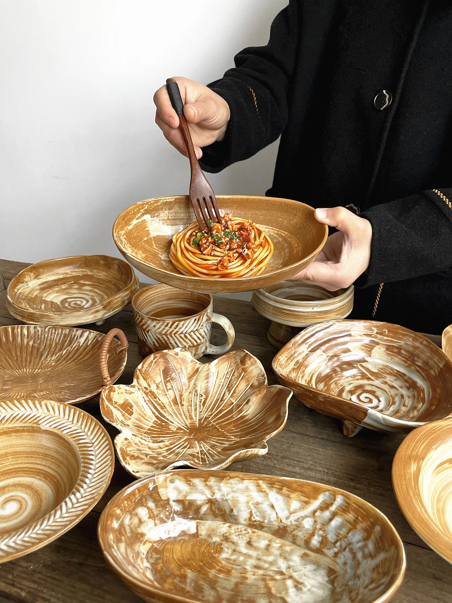 Утолщенная круглая фарфоровая суповая миска в японском стиле для ресторанов, домашнего использования, ужинов, банкетов, отелей
Утолщенная круглая фарфоровая суповая миска в японском стиле для ресторанов, домашнего использования, ужинов, банкетов, отелей